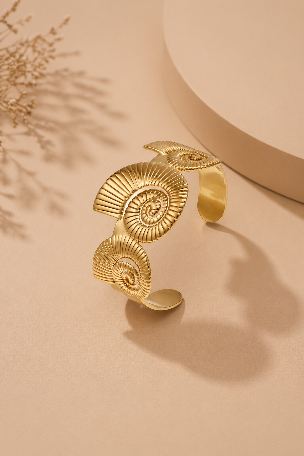 Goldene Muschel Armspange